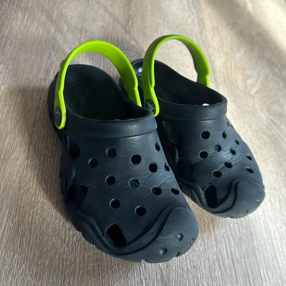 Black Crocs Size 13